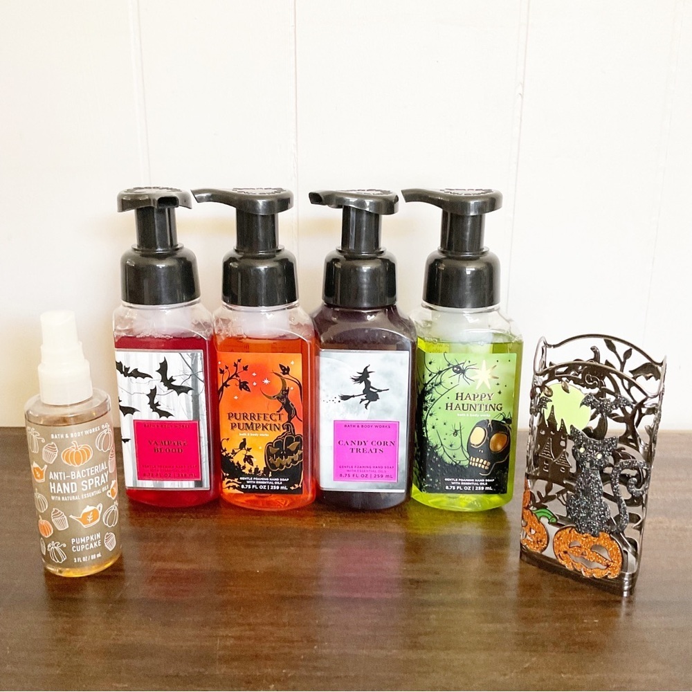 Bath and Body Works Halloween Soap and Cover New